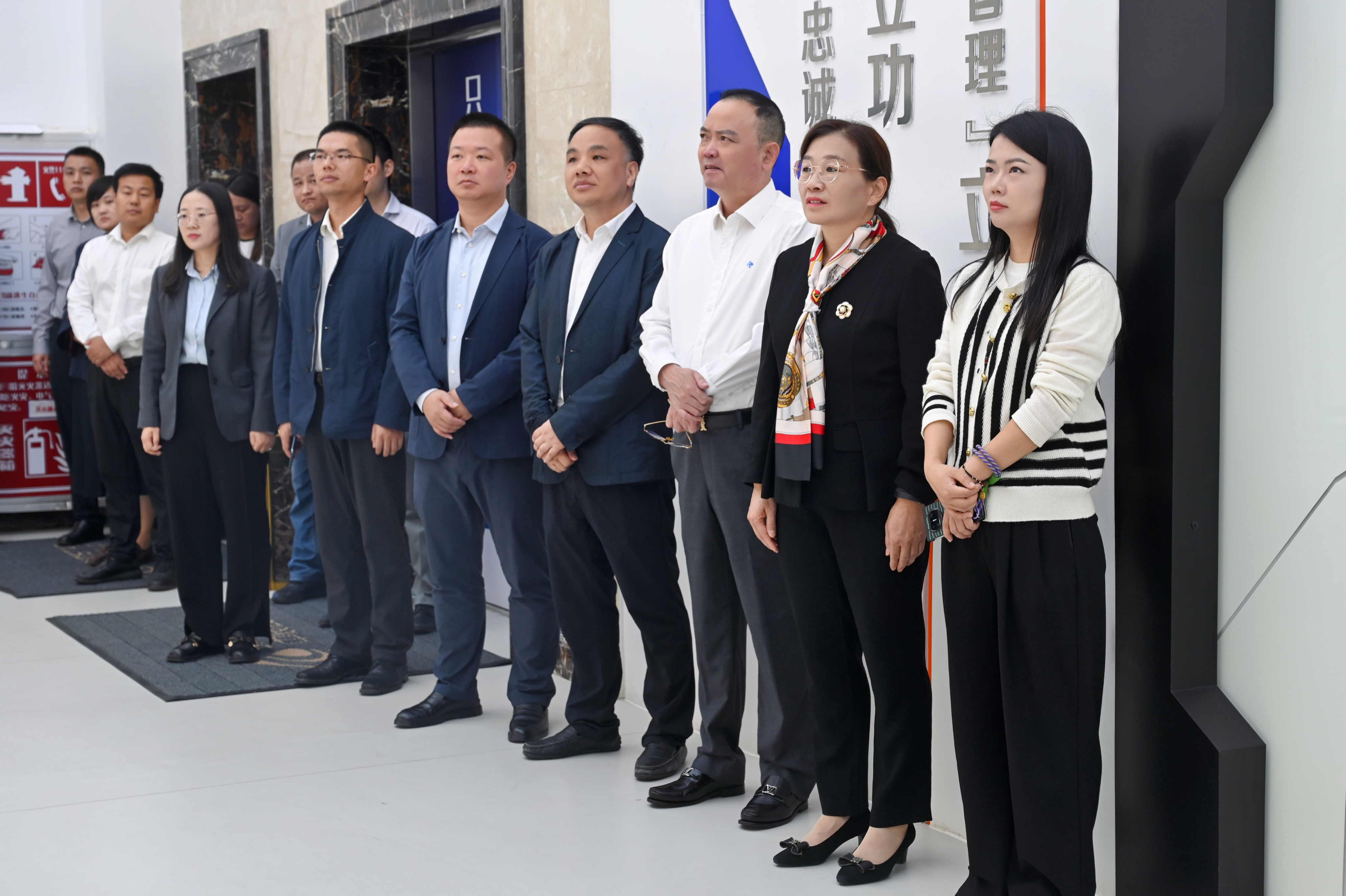 市委常委、市纪委书记、市监委主任张静红带队调研威廉体育股份